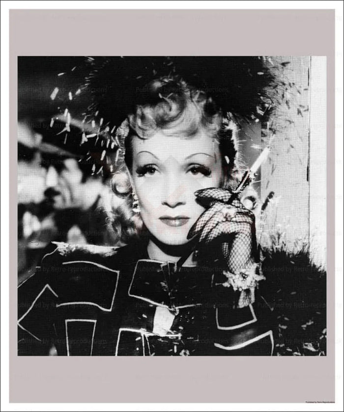 Marlene Dietrich - VINTAGEARTREPRINTS.COM
