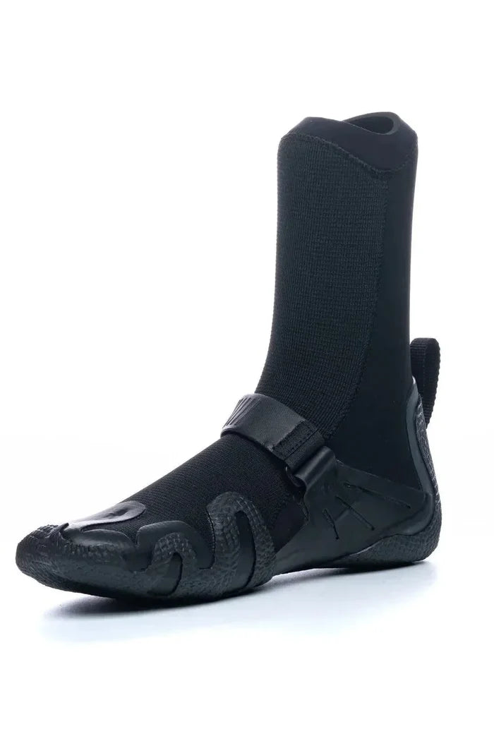 Black wetsuit boot with strap, ideal for watersports and surfing