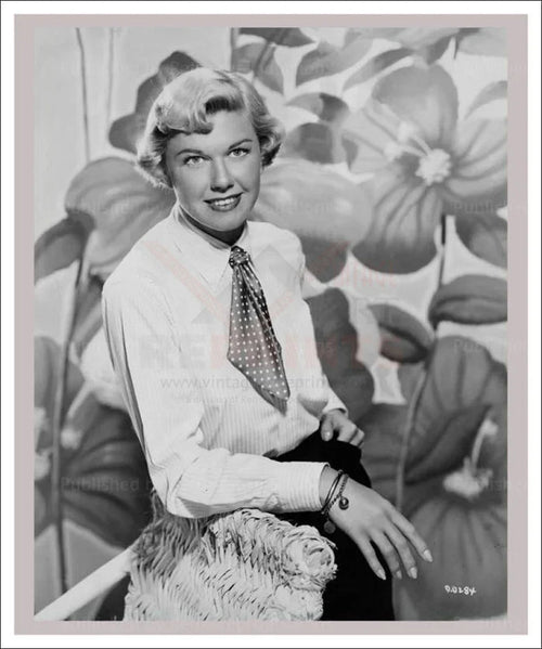 Actor Doris Day - VINTAGEARTREPRINTS.COM