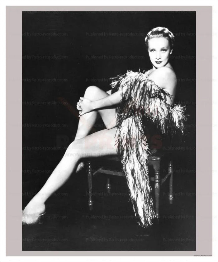 Marlene Dietrich - VINTAGEARTREPRINTS.COM