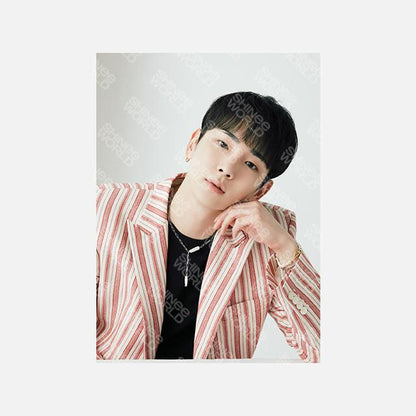 SHINee World Official PostCard Book