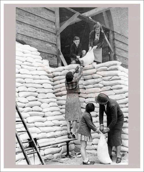 Specials 4 - Sand bagging - VINTAGEARTREPRINTS.COM