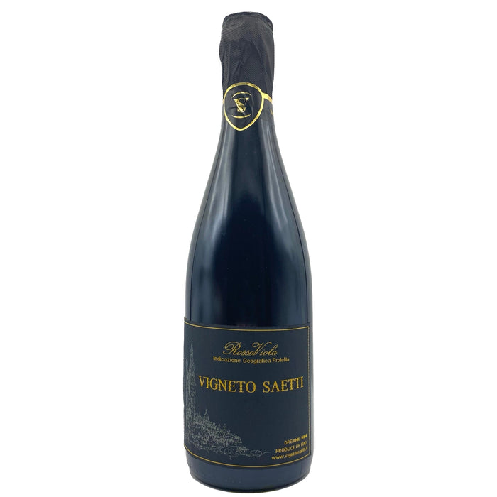 Vigneto Saetti sparkling red wine bottle with dark foil label
