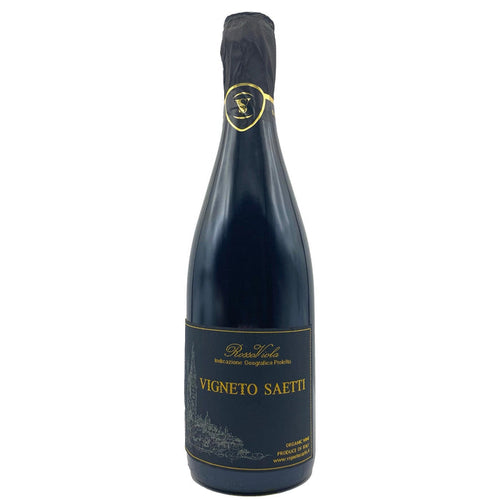 Vigneto Saetti sparkling red wine bottle with dark foil label